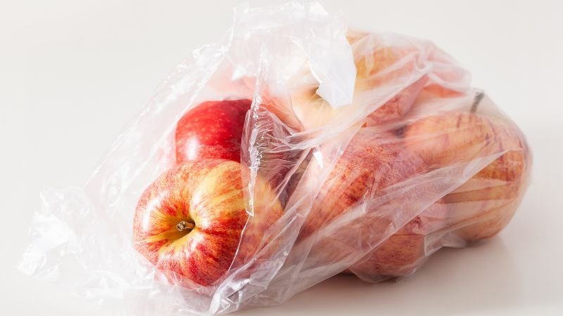 store food in plastic bag